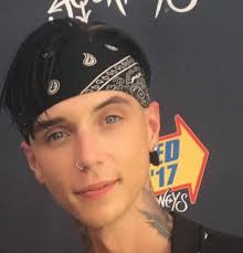 Rena Dl Shuilleabhain (@dl_rena)