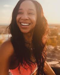 Be happy & blessed for the things you have, others may not be as lucky.  🫶🏽 #peace #smile #blessed #tooblessedtobestressed #sun #shine #loveyou 🎥  selfie @downtowntempe ❤️ @macdonaldorthodontics
