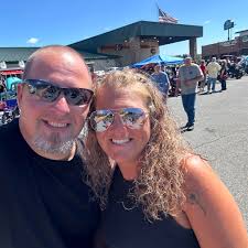 Best places to ghost hunt in the area?? And go!?