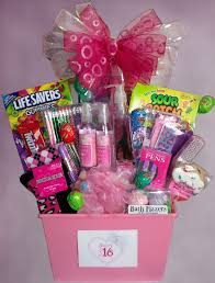 Birthday Gift Basket Ideas For Women Diy Gift Basket Ideas For Men Women Baby On A Budget Food Non Food Diy Gift Baske Girl Gift Baskets Birthday Gifts For Teens Birthday Gifts For Girls