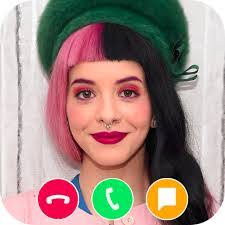 Melanie Me's Instagram, Twitter & Facebook