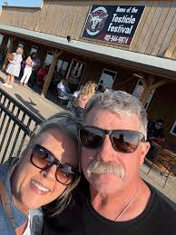 When Wifey In The Nail Salon 💅 5 Guys Burger 🍔 It is😂👀👅🤪