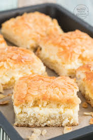 Klassischer Bienenstich Vom Blech Backen Macht Glucklich Rezept Backen Macht Glucklich Kochen Und Backen Lecker Backen