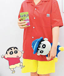 招牌紅黃Look直接變小新- 東方日報