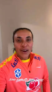 Hoje é dia de celebrar a vida de uma pessoa muito especial: Maria Leonice!  🌸🎉, Amigos e amigas que te admiram e te querem bem se reuniram, mesmo que  à distância, para deixar mensagens cheias de ...