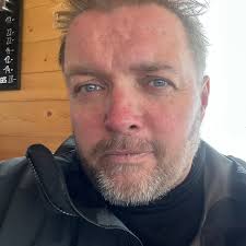 Julian Griffiths (@juliangriffiths74) • Threads, Say more