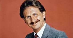 Remembering René Auberjonois of Benson; Brady Bunch Star to Give Tour of  White House