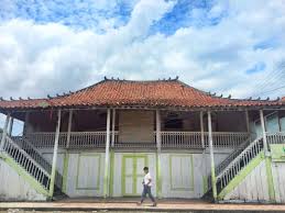 Rumah adat sumatera selatan adalah rumah limas. 7 Nama Rumah Adat Sumatera Selatan Disertai Gambar Dan Penjelasannya
