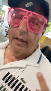 Jon Dinks He’s A Big Shot Now !!!