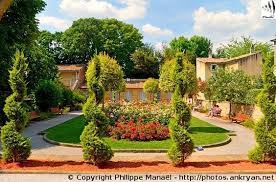 Parterre De Rosiers Pavillon De Vendome Aix En Provence Bouches Du Rhone Provence Alpes Cote D Azur Aix En Provence Provence Vendome