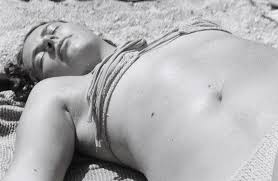 Film, fashion, and the female nude: Eroticism and femininity in photography  - The Mancunion