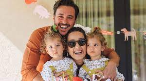 Anıl altan'dan pelin akil'e evlenme teklifi geldi. Ht Magazin Pelin Akil Anil Altan Ciftinin Kizlari 2 Facebook