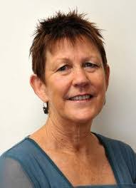 Sonia Wells's Instagram, Twitter & Facebook