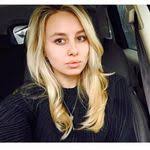 Deana Goss's Instagram, Twitter & Facebook