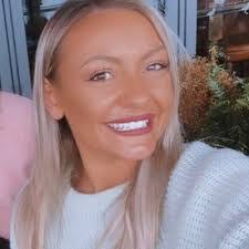 Amy Parnell's Instagram, Twitter & Facebook