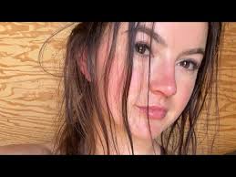 Hannah Barron passed amazing Day with mallory Potter