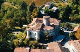 Castello Di Rocca Grimalda Strutture Castelli Aperti Castelli E Dimore Storiche In Piemonte Castello Castelli Roccia