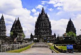Penyalaan api tersebut dilakukan oleh masyarakat bersama para biksu. 4 Peninggalan Sejarah Bercorak Agama Hindu Sejarah Negara Com