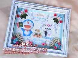 Berbicara mengenai background biru, pasti tidak jauh dengan yang namanya pass foto. Mahar Uang Pop Cart Pernikahan Unik Pernikahan Doraemon