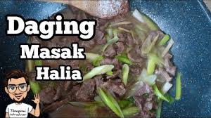 Apabila daging sudah mula mengeluarkan air, ketuk halia dan masukkan ke dalam periuk. Daging Masak Halia Ginger Beef Cara Potong Perap Daging Youtube