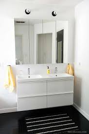 23 Practical And Gorgeous Bathroom Magazine Racks You Will Love En 2020 Meuble Miroir Salle De Bain Idee Salle De Bain Salle De Bains Moderne