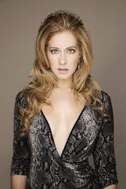 She started acting in television when she was nine years old and was a reporter for the children's program, ecole of televisa in 1999. Carmen Aub Latinvasion