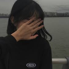 Wear a mask, wash your hands, stay safe. Hidden Face Aesthetic Girls No Face Afshii Girly Photography Teenage Girl Photography Photo Ideas Girl Lovebebe4ever Wall