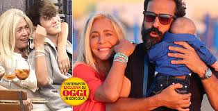 Legati da oltre vent'anni, mara venier e il marito nicola carraro hanno festeggiato a giugno quattordici anni di matrimonio. Parla Mara Venier Sono Una Nonna Rock E Completamente Rimbambita Esclusivo Gossip