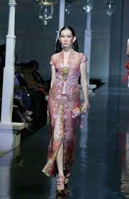 Anne avantie merupakan salah satu desainer tanah air yang namanya sudah banyak dikenal oleh masyarakat luas. Inspirasi Model Kebaya Anne Avantie Modern Terbaru 2017 Kebaya Model Kebaya Fashion