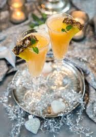 Mousserande Festdrink Med Ananas Mat
