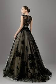 Schwarzes Brautkleid Fur Die Moderne Braut Schwarzes Kleid Zur Hochzeit Schwarze Ballkleider Schwarzes Brautkleid