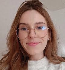 Wendy Sousa's Instagram, Twitter & Facebook