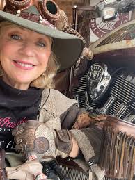 The Creative Cruiser