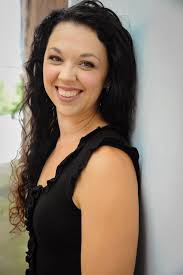 Lissa Curtis — Pink Chair Storytellers Magazine