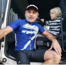 Hecho en california con marcos gutierrez es el programa de radio más escuchado en el área de la bahía de san francisco a través de la 1010 am Soy Un Camionero Que Termino Siendo Corredor De Autos Dice Marcos Di Palma A El Borne El Borne