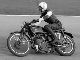 Occhiali da sole vintage a_750h custom. Equipement Moto Vintage Ride Your Life Pour Un Look De Biker