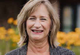 Lori Beebe's Instagram, Twitter & Facebook