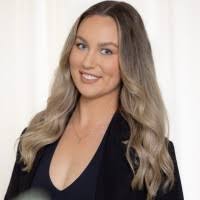 100+ perfiles de «Kyra»