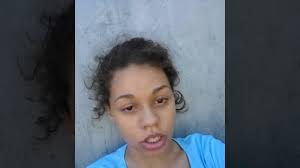 Dipenjara Di Lapas Kerobokan, Bagaimana Cara Heather Membuat Video Dan  Mengunggah ke Youtube?