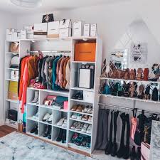 Every once in a while, the stars align and things fall perfectly into place. Mum Transforms Dingy Spare Bedroom Into A Dressing Room Of Dreams
