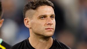 Happy homecoming for Chris Knights