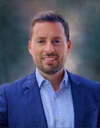 Gustavo “Gus” Martelo, has joined First National Bank of South Miami as  Vice President, Wealth Strategist where he will assist clients with their  financial planning needs. A Certified Financial Planner with numerous