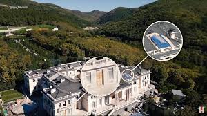 Сейчас навальный находится под угрозой сесть в колонию за нарушение условий испытательного срока. Q9pytnpajuwkim