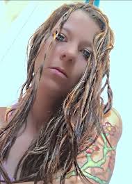 Lisa Bly (@Leesuhh8)