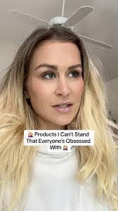 Kristina Newland's Instagram, Twitter & Facebook