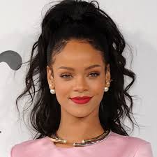 Ungeschminkt auf den roten teppich, das machten in hollywood jetzt schon alicia keys und heidi klum vor, doch in deutschland könnte knappik damit die erste sein. Rihanna Starportrat News Bilder S 5 Gala De