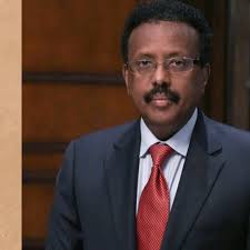 Sawir cusub oo aadan Horay u arag kani waa Madaxweynihi 9aad ee JFsomalia  Mohamed Abdullahi Farmaajo dabcan waxaa Jiro wax yaabo badan oo wanaag ah  oo lagu xasuusto . Hal & labo