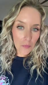 Holly Molnar's Instagram, Twitter & Facebook