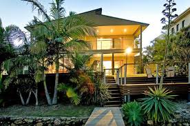 Waterfront House Broadbeach 8 15 Pp Gold Coast Qld Beach House Exterior Waterfront Homes Holiday Home