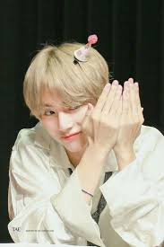 Taetae Rambut Biru Selebritas Gambar Wajah